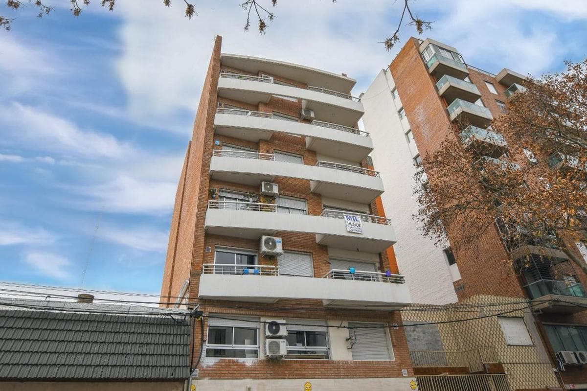 MONOAMBIENTE VENTA PATIO CON PARRILLERO CENTRO ROSARIO - 1