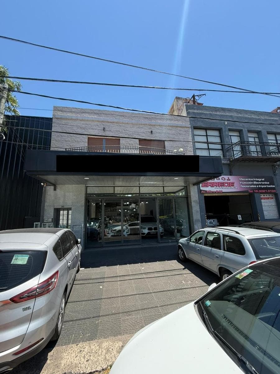alquiler avenida mitre Local ex agencia de autos 330m2 villa martelli - 1