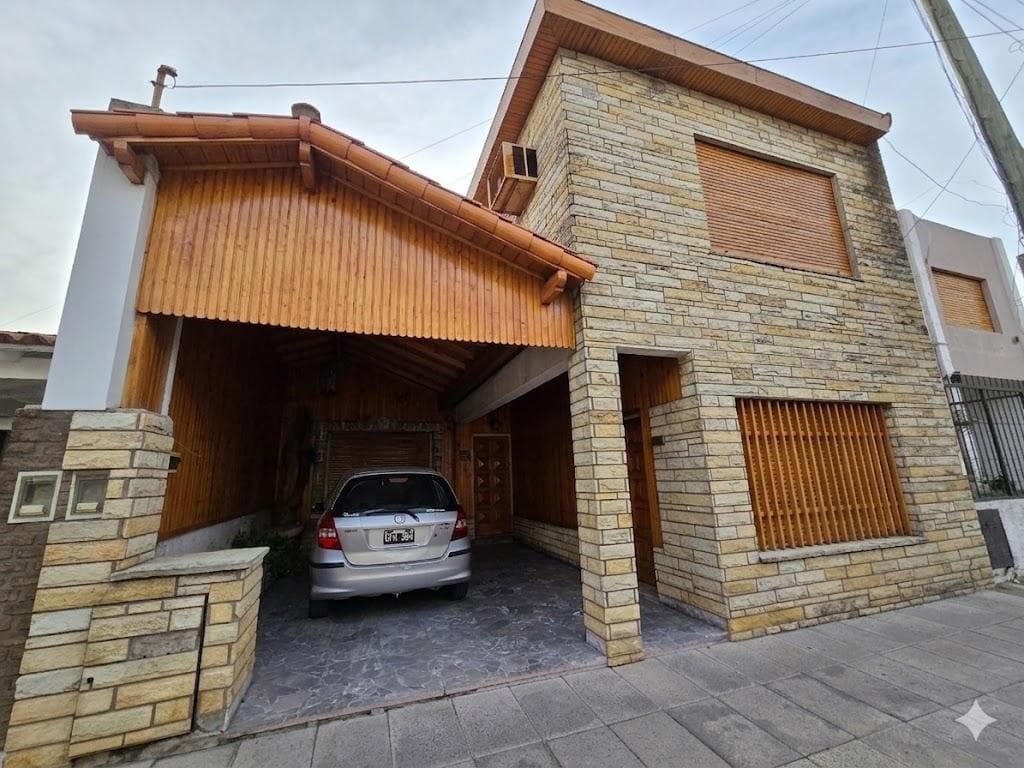 Casa en Villa Sarmiento - 1