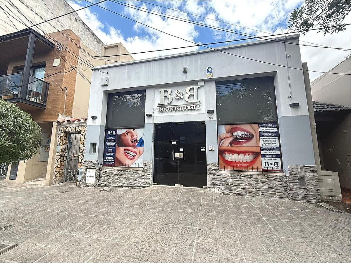 Centro médico, consultorios en venta - 1