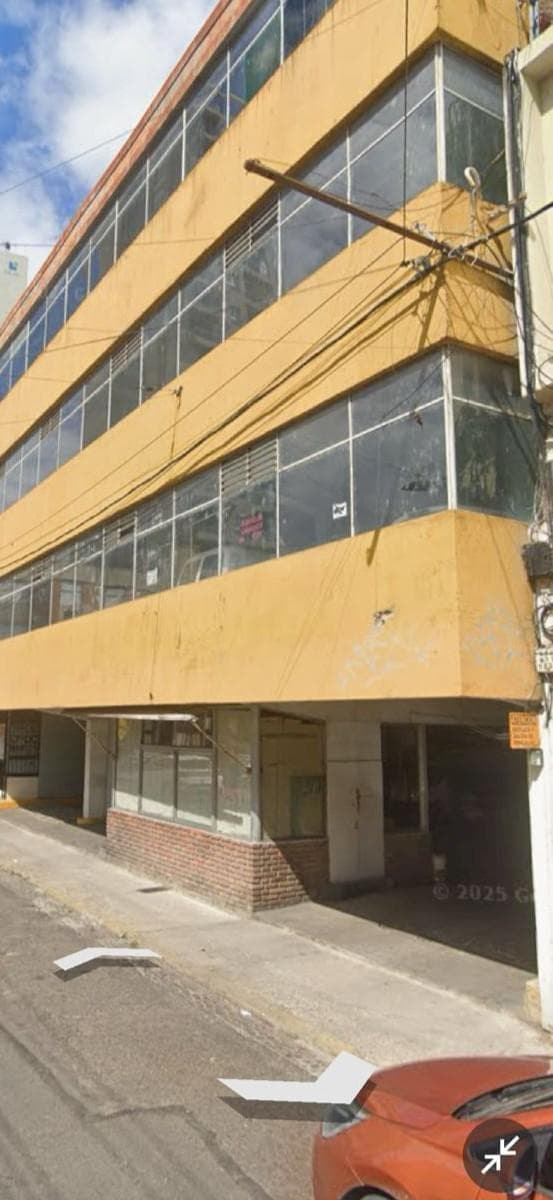 Cochera en Eva Peron y Rivadavia - 1