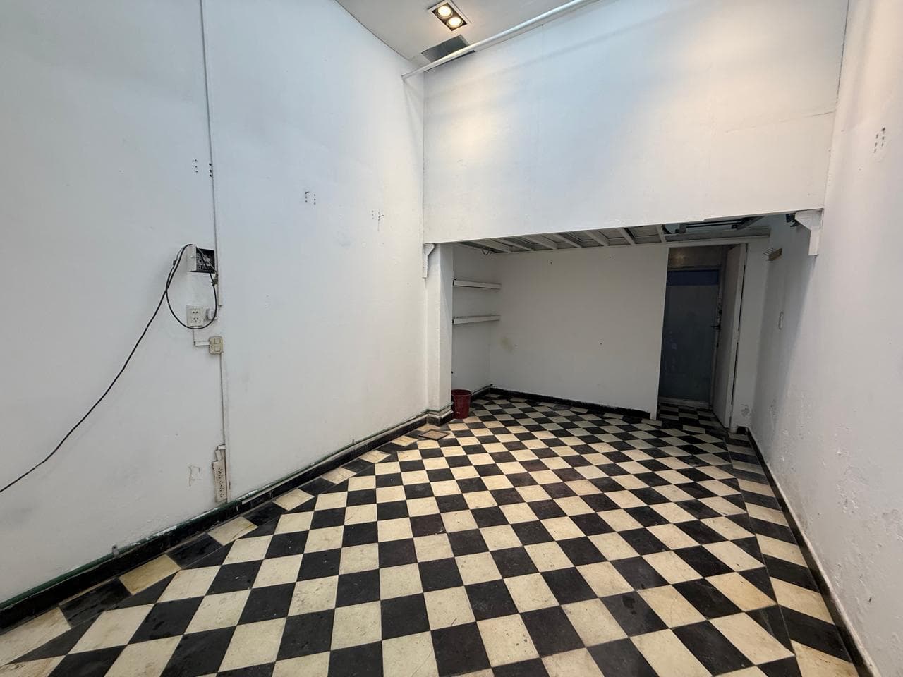 Local/Deposito en Parque Chacabuco 20 metros - 1