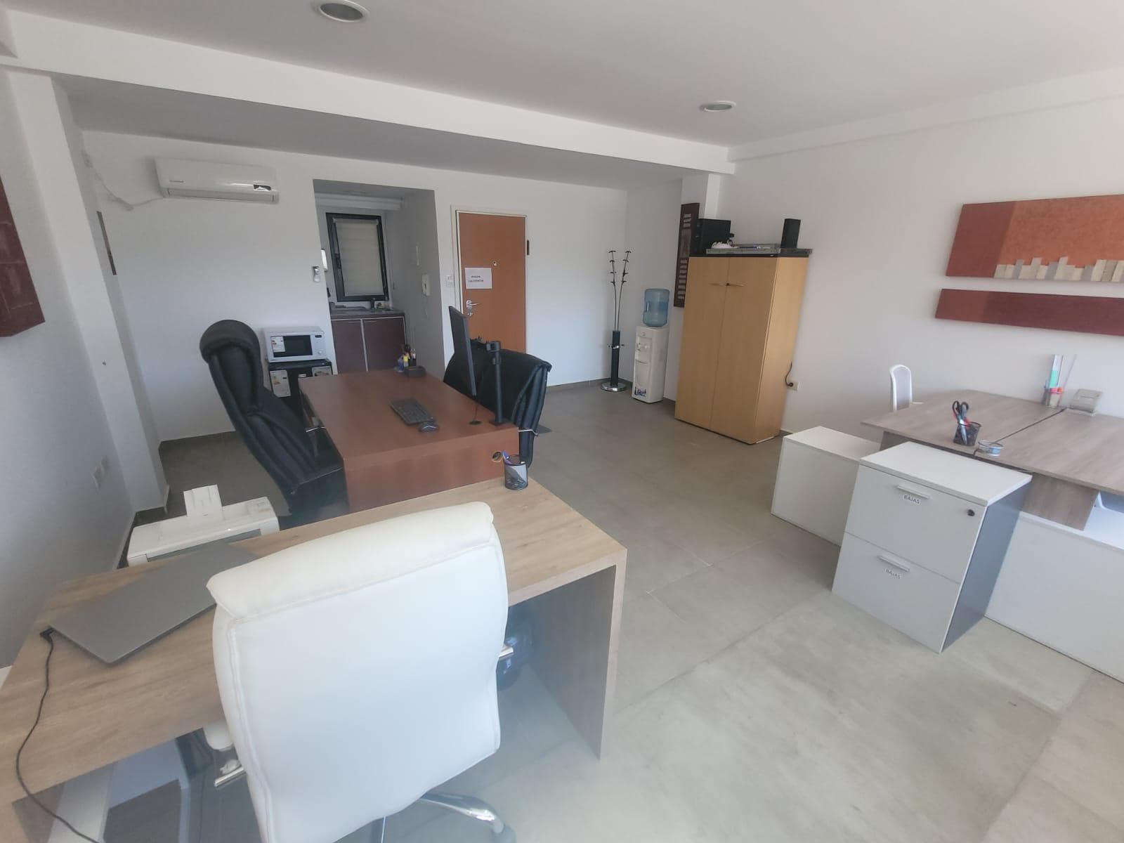 VENTA OFICINA CON COCHERA EN LA PLATA - 1