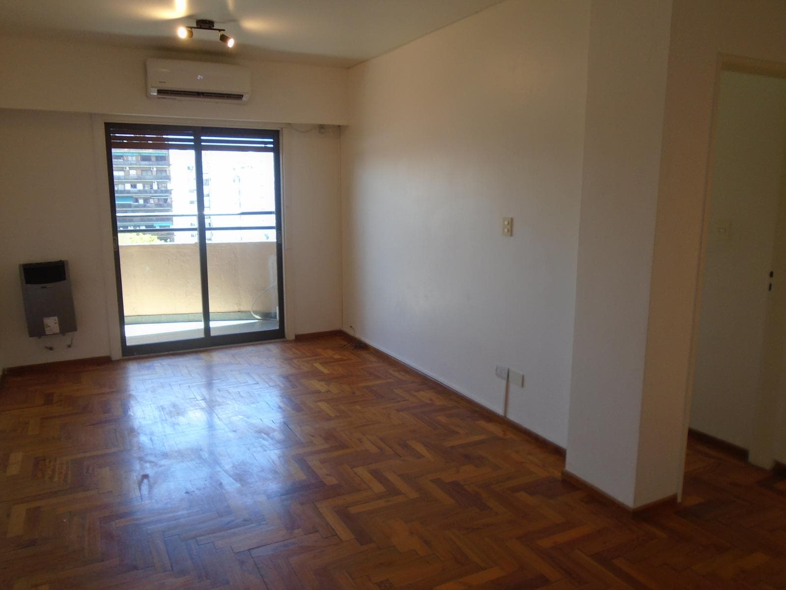 VENTA DEPARTAMENTO 2 AMBIENTES EN OLIVOS - 1