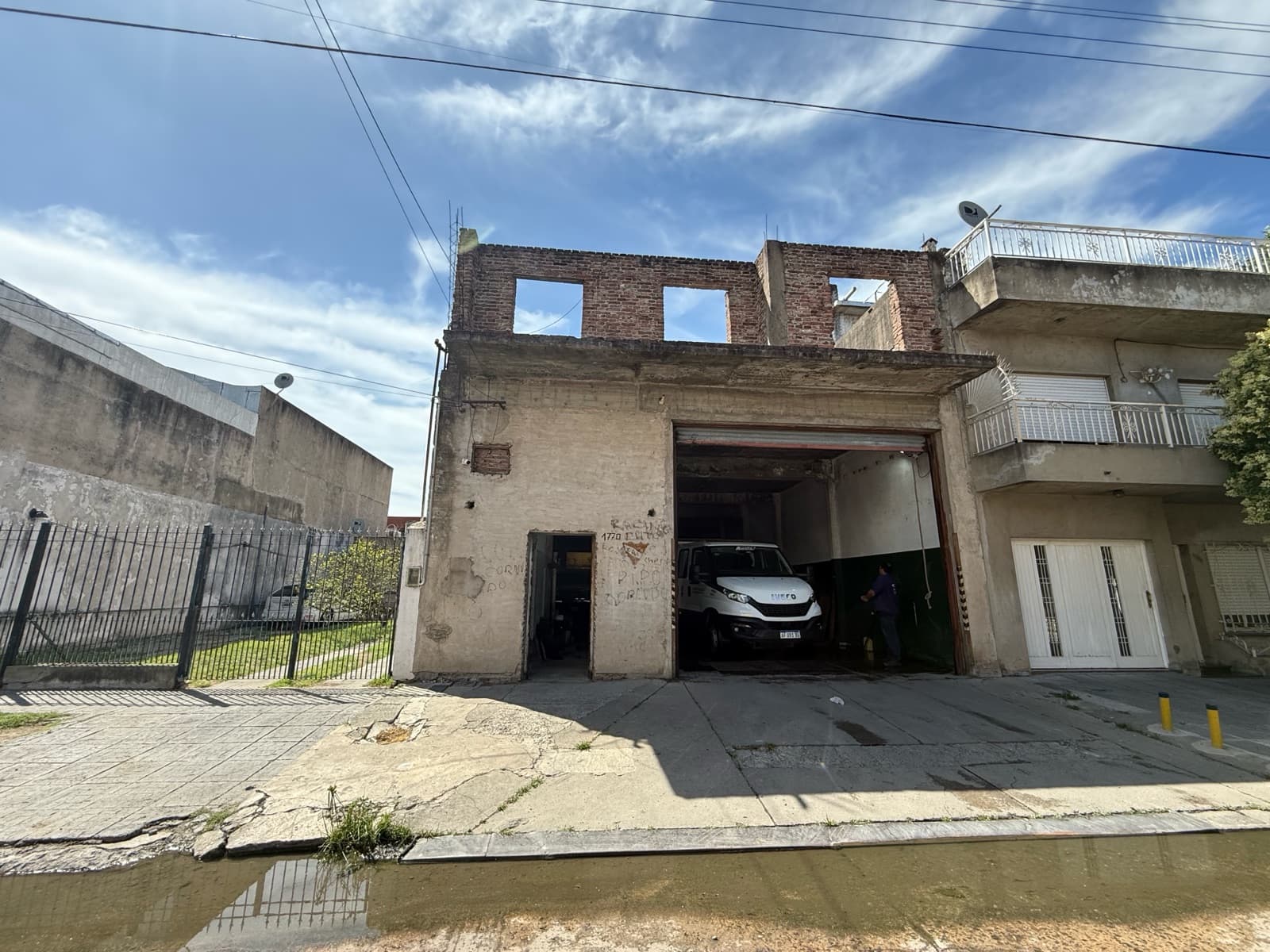 Deposito galpón venta Monte Chingolo - 1