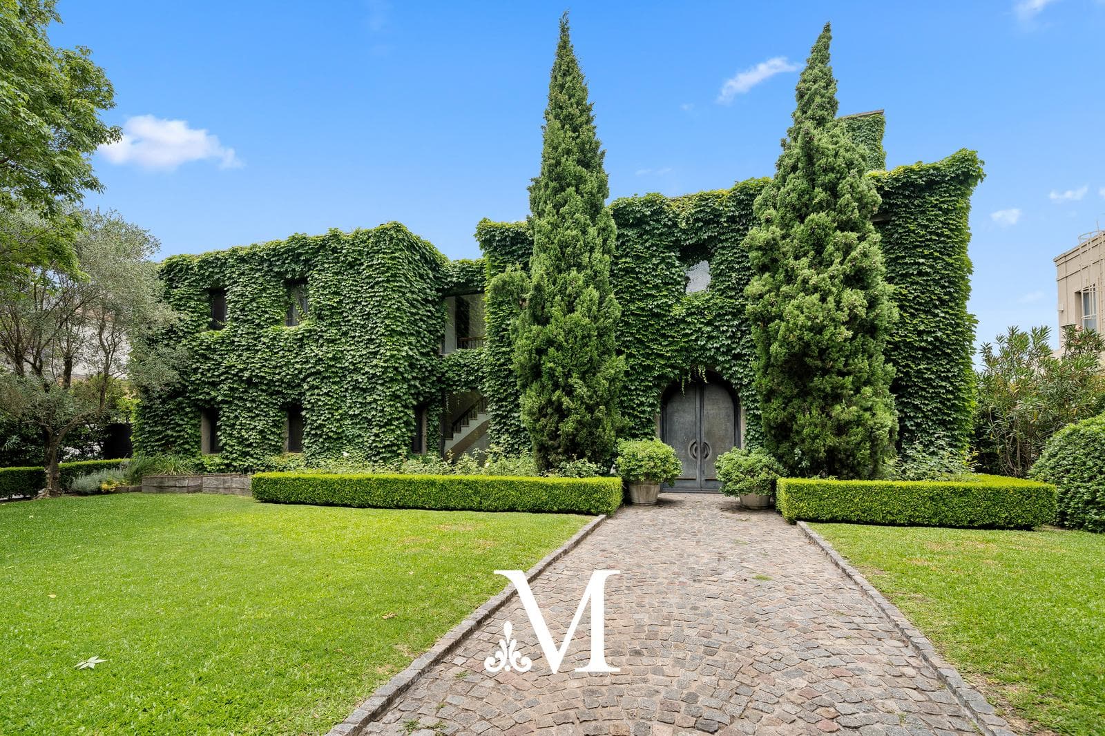 Casa moderna vista al Polo en Tortugas Country Club/ 4 dormitorios-jardin -pileta- IMPONENTE - 1