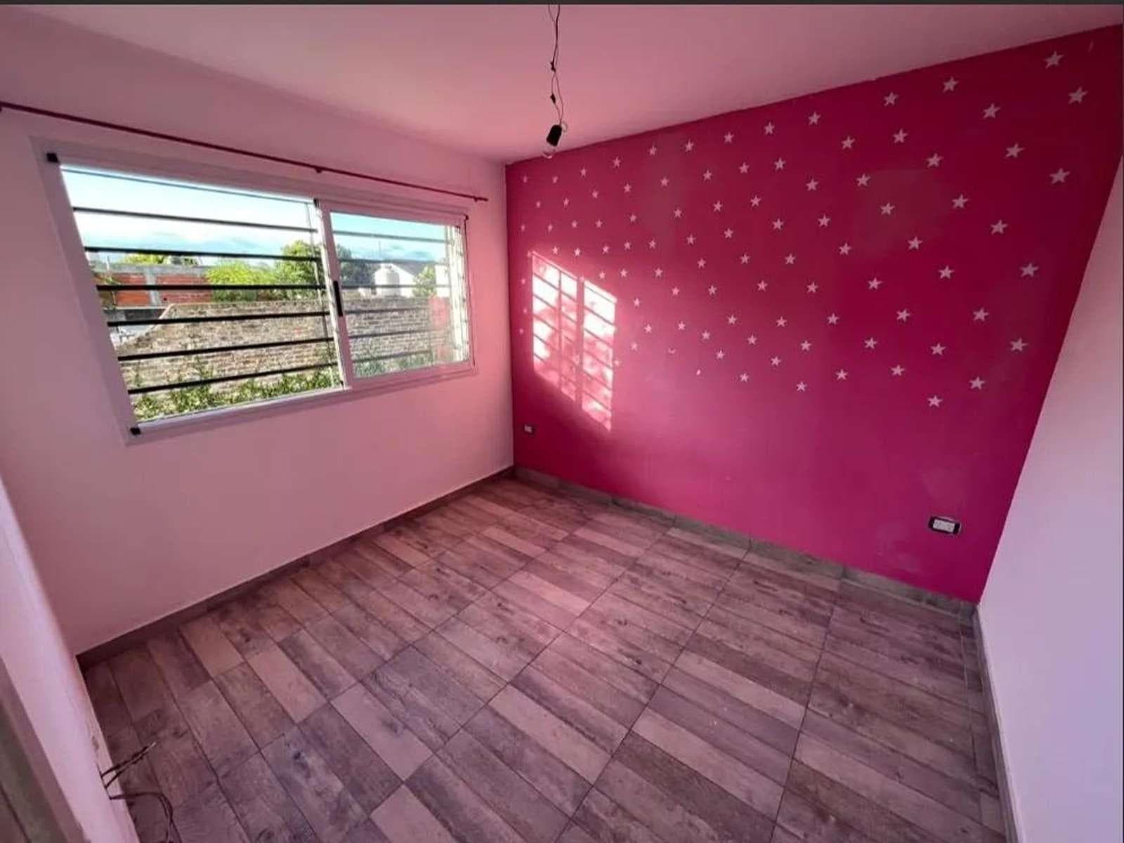 Departamento en venta - 2 Dormitorios 1 Baño - Florencio Varela - 1