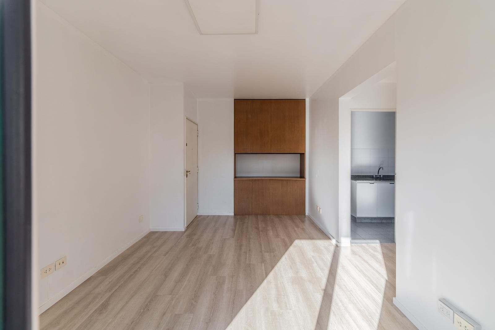 Departamento en VENTA con 2 COCHERAS CUBIERTAS - 1