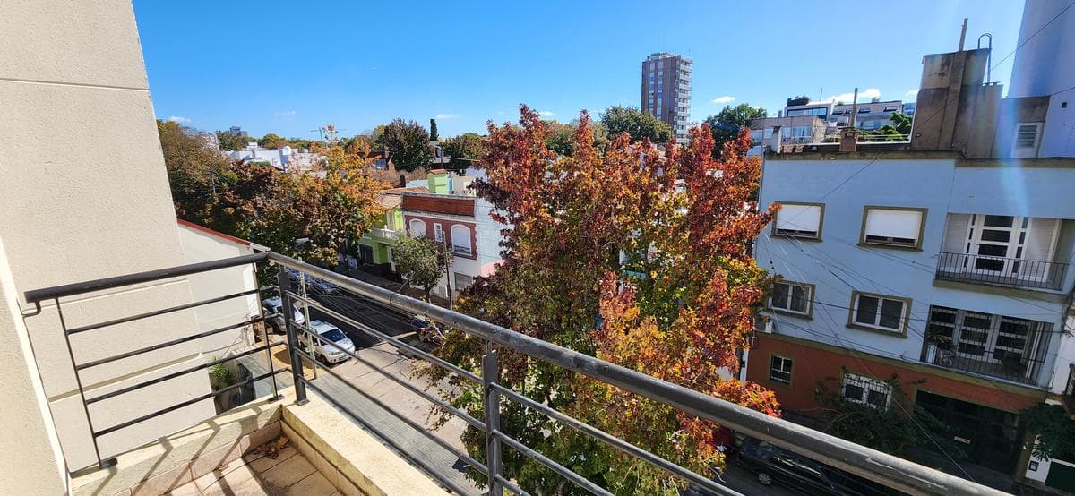 Muy buen depto en duplex LA LUCILA Debenedetti y Rawson - 1