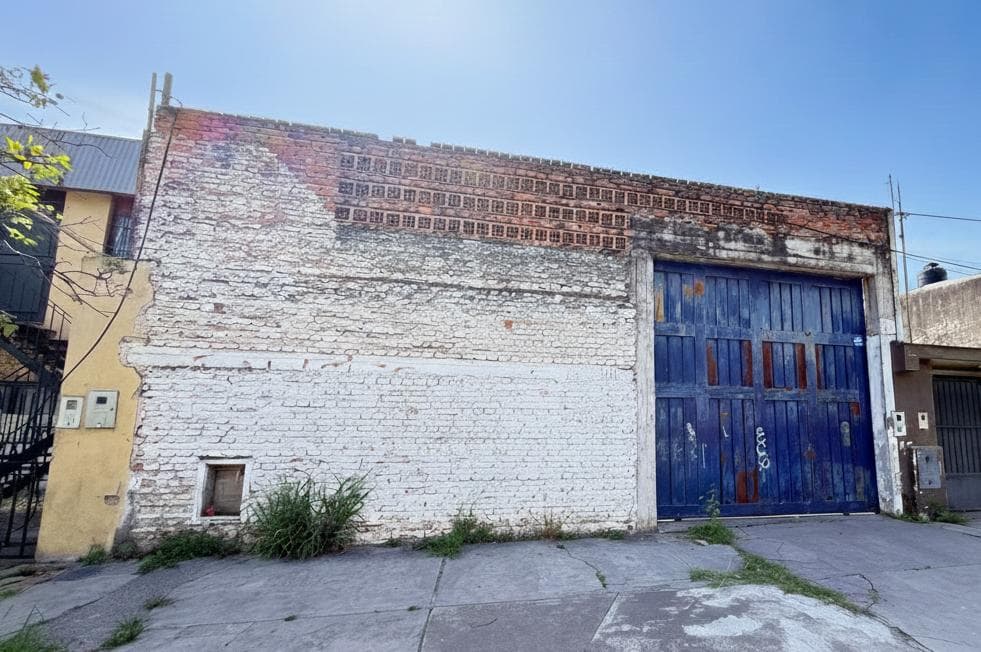 Galpón en VENTA en terreno de 356 m2, Rivadavia al 1600, zona Norte, SMT - 1