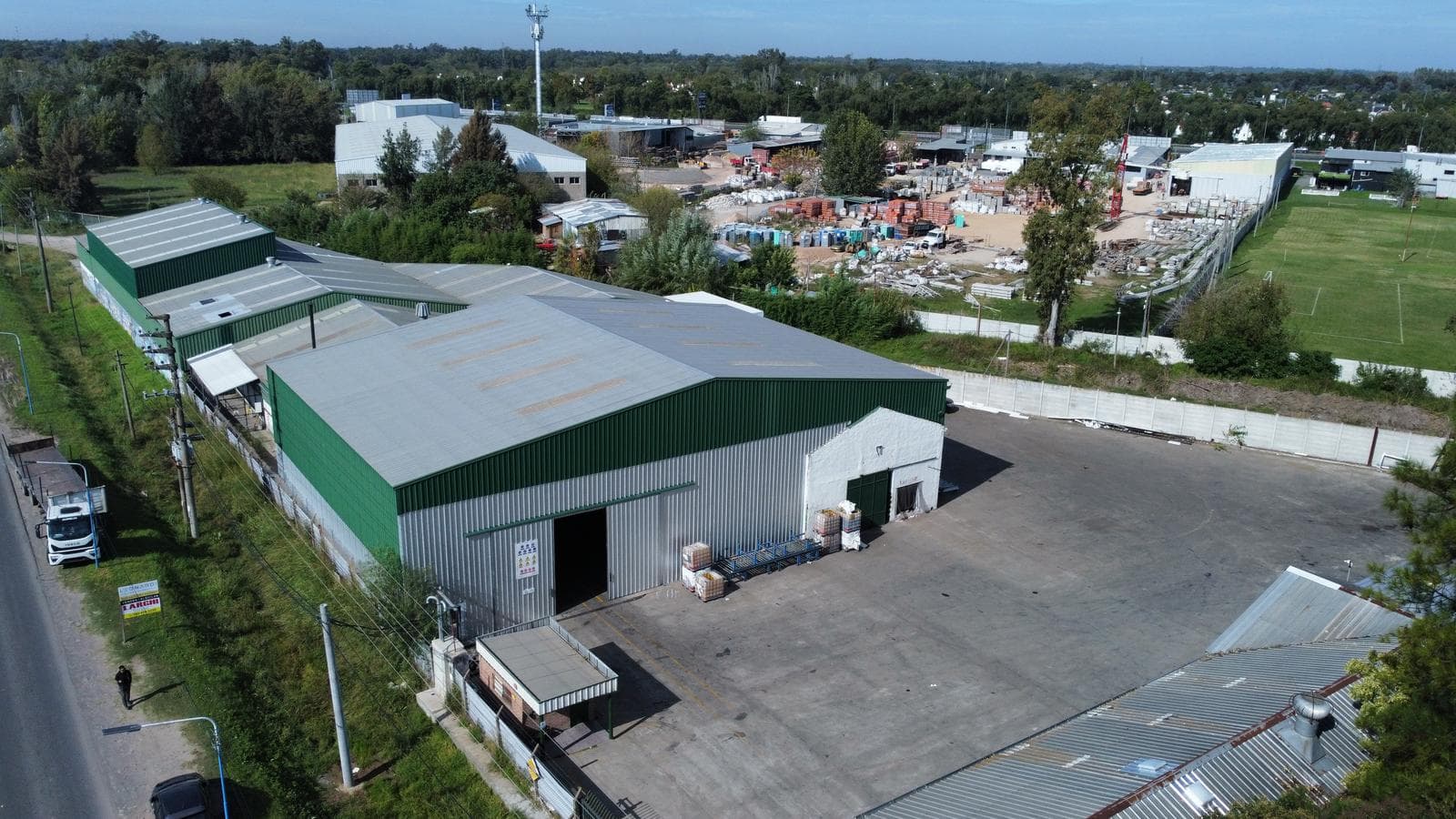 Nave Industrial en venta y alquiler - 1