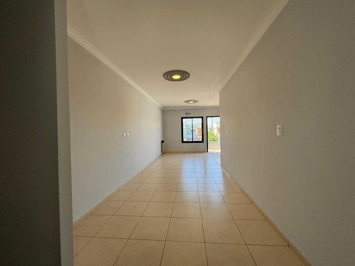 DEPARTAMENTO 2 DORMITORIOS EN VENTA GUAYMALLEN CON COCHERA - 1