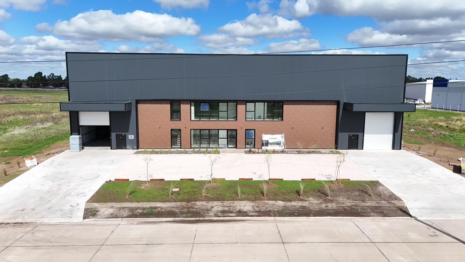 Galpón en alquiler 2.300 M2 - Pitec - 1