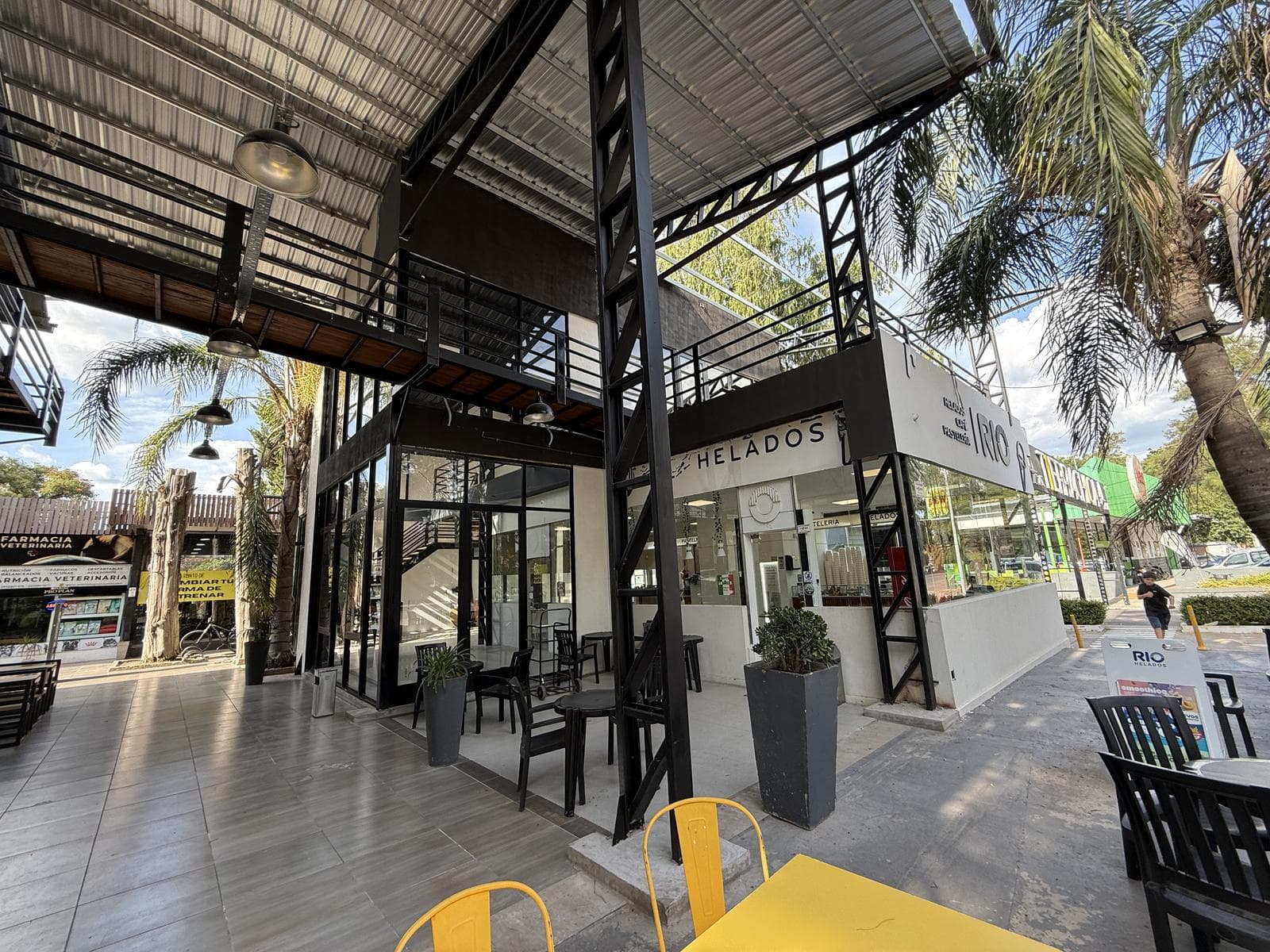 Local comercial en alquiler - Centro Funes - 1