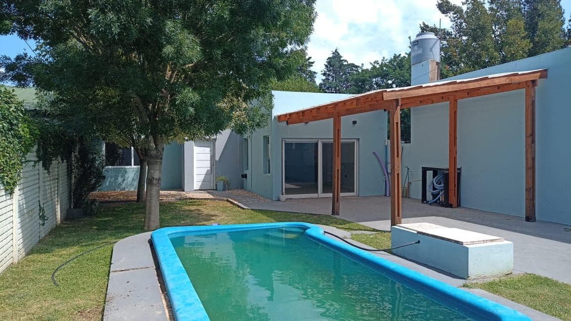 Casa en venta, dos dormitorios City Bell - 1