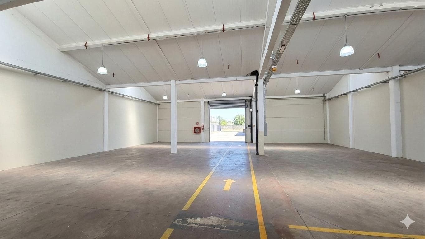 Galpón a estrenar con T3 y posibilidad de GAS INDUSTRIAL en Florida Oeste - 1