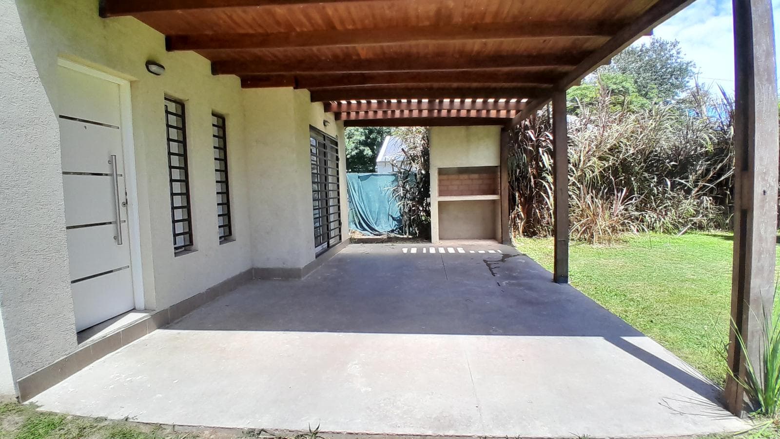 VENTA/PERMUTA - Casa - 2 dormitorios - Pileta - Brisas 3, Morro de Funes. - 1