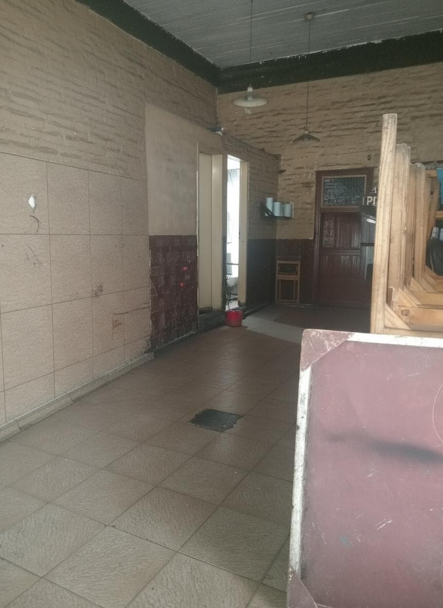 Local en Venta en Villa Luzuriaga - 1