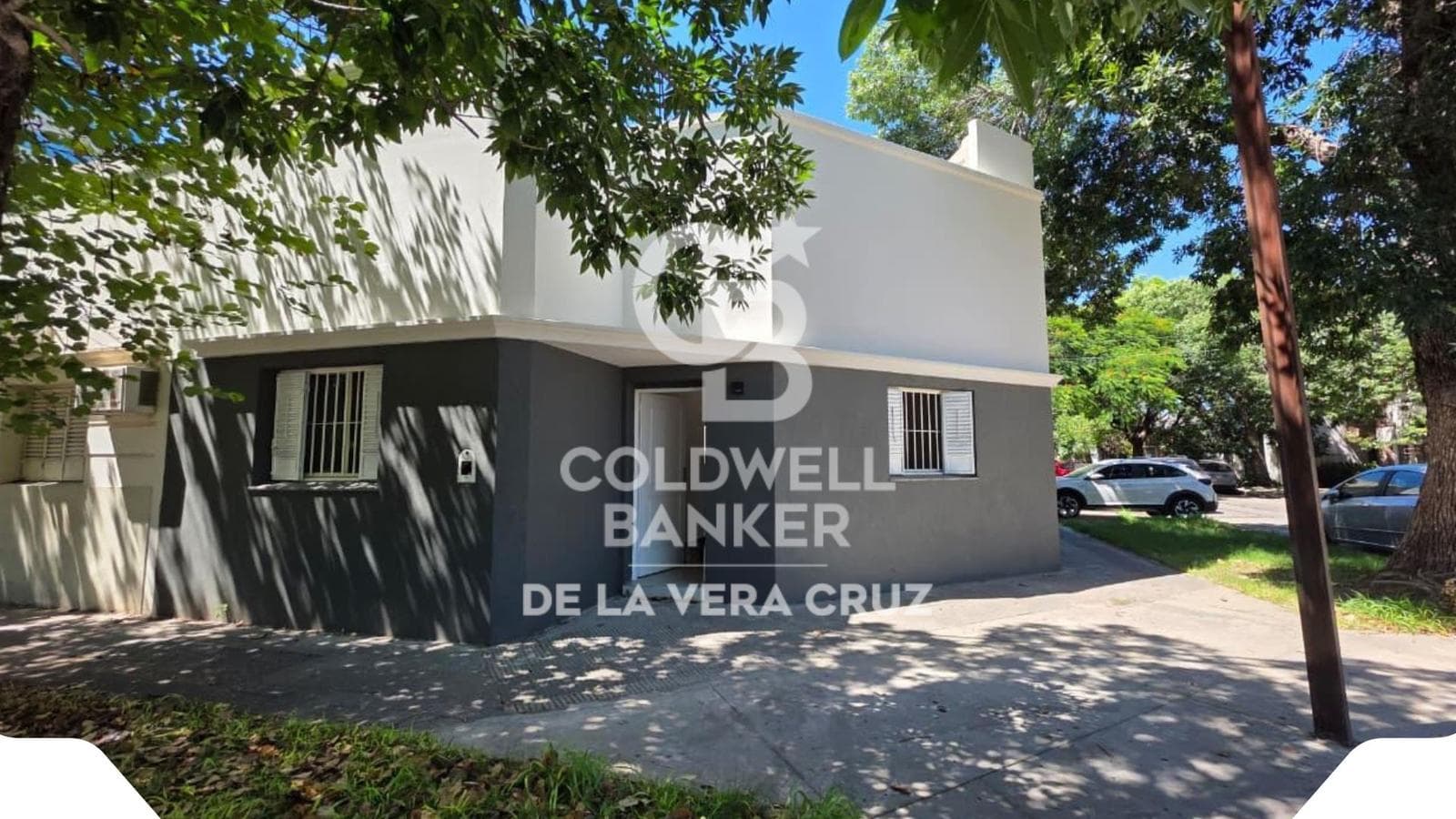 CASA DE 3 DORMIOTRORIOS PATIO Y COCHERA EN BARRIO FOMENTO - 1