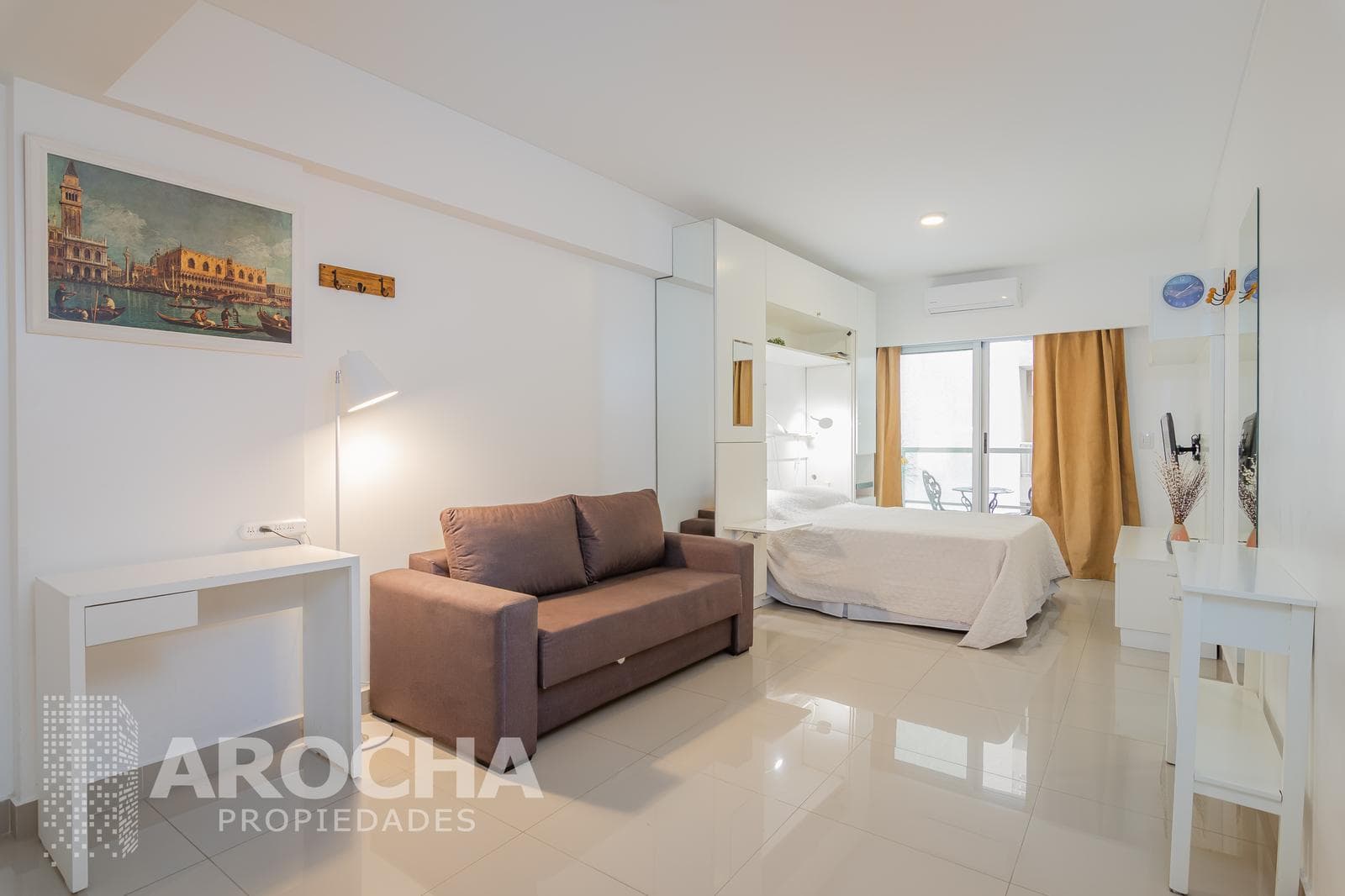 DISPONIBLE EN VENTA Y ALQUILER TEMPORARIO MONOAMBIENTE C/COCHERA.32M2 MONTSERRAT - 1