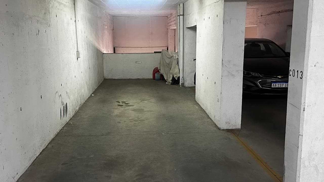 Cochera en Martin - 1