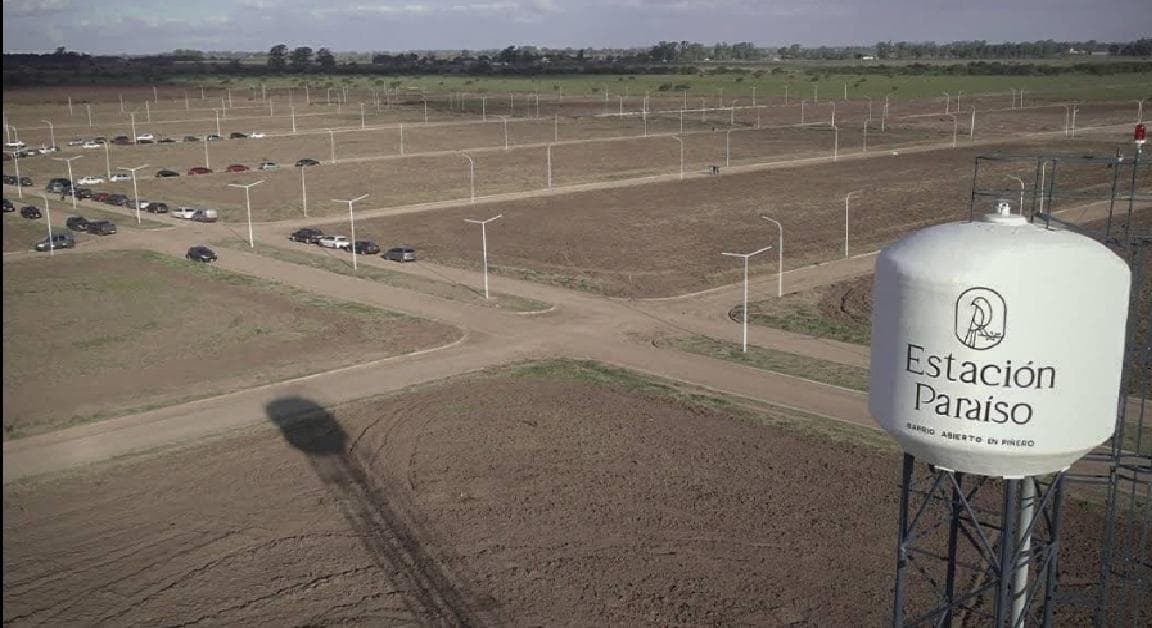 Terreno EN ESQUINA - ESTACION PARAISO ALVAREZ - 1