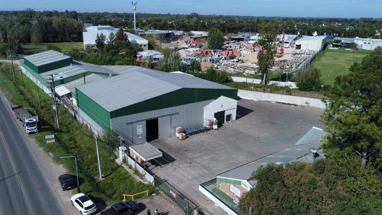 Nave Industrial en venta y alquiler - 1