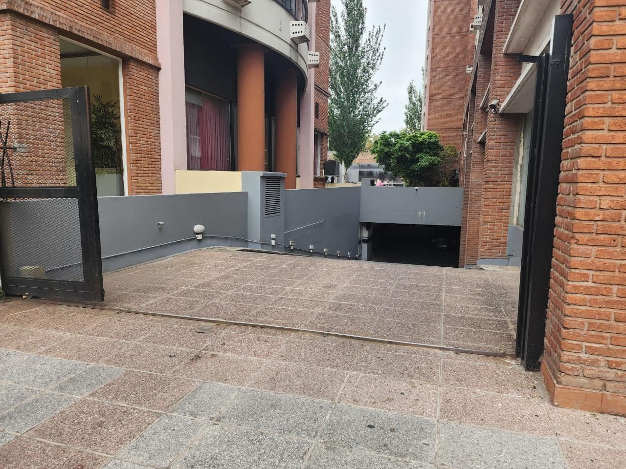 Cochera en Muñiz - 1