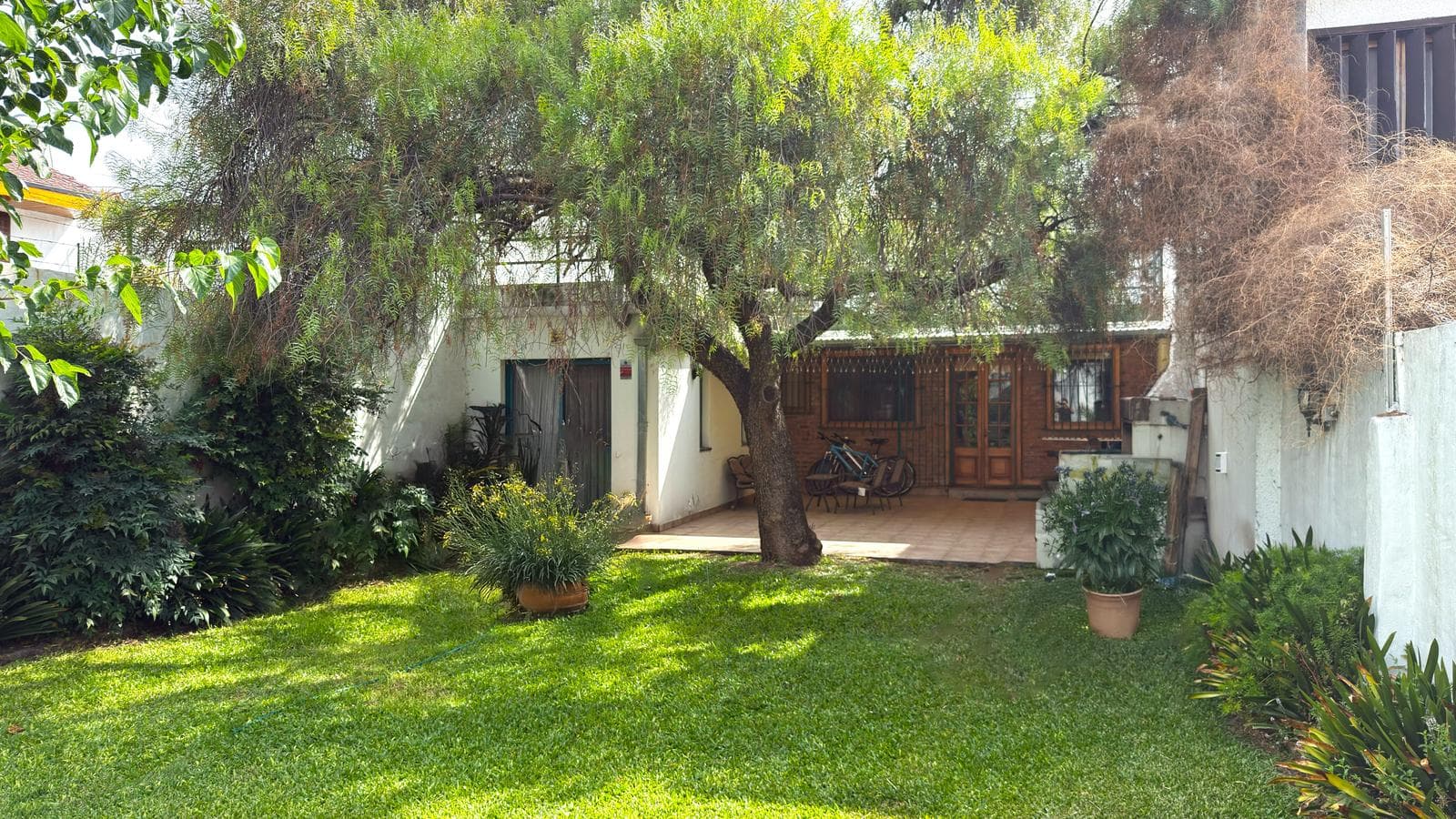 Venta - Casa en Florida Oeste con Increíble Fondo - 1