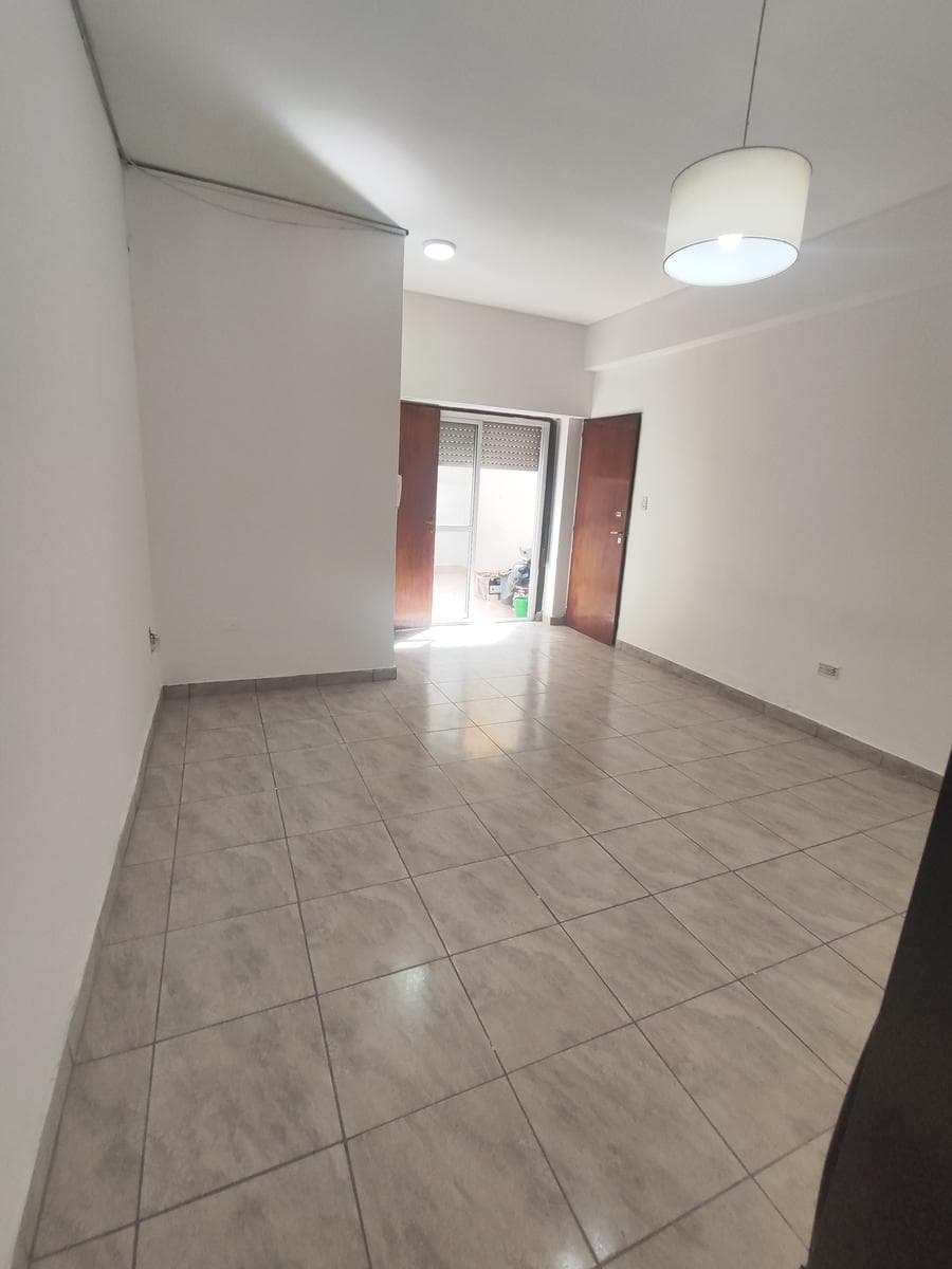 Dpto 2 dorm y 2 patios PB - 1