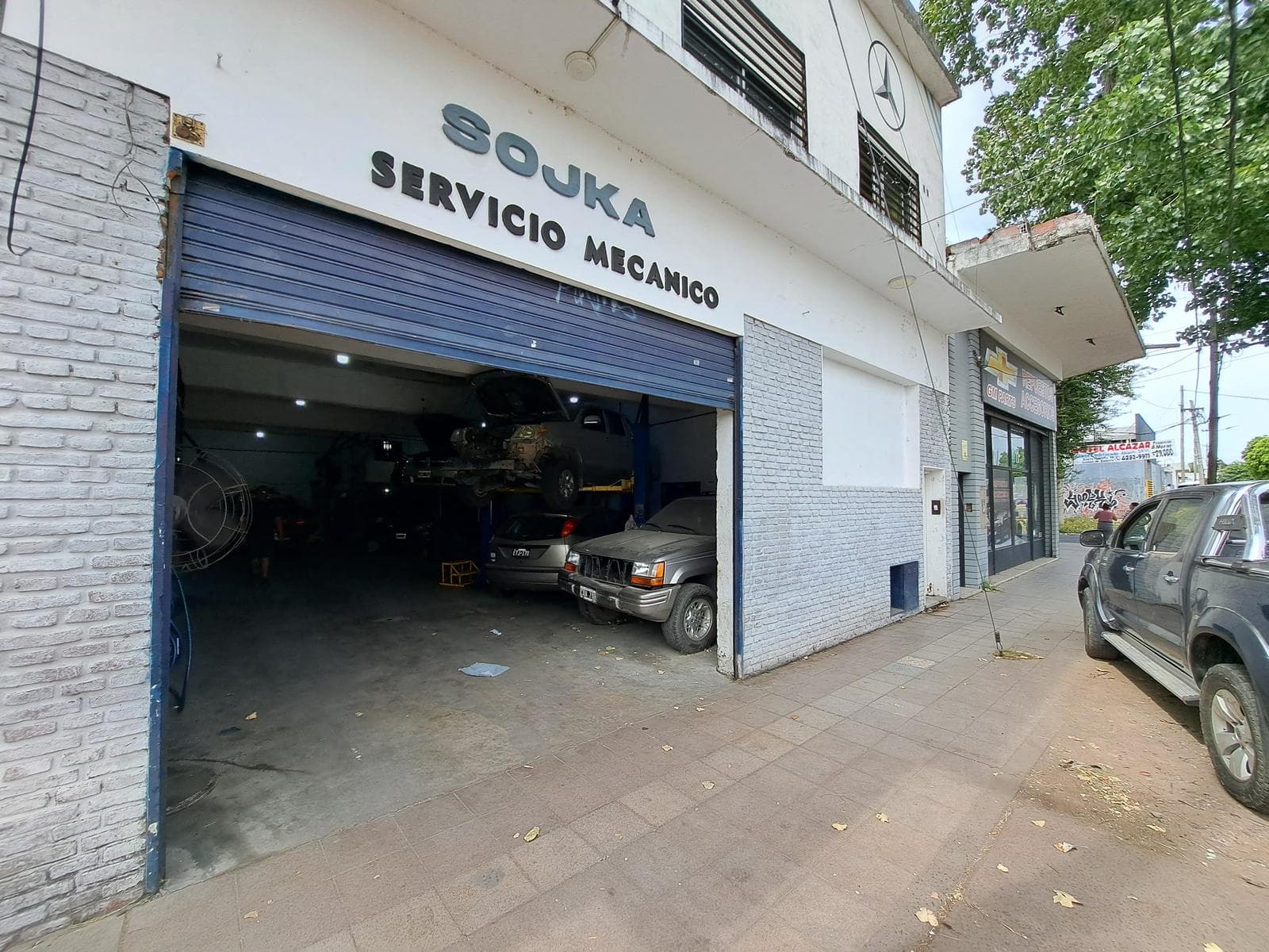 Galpón ideal taller o supermercado muy buena ubicacion - 1