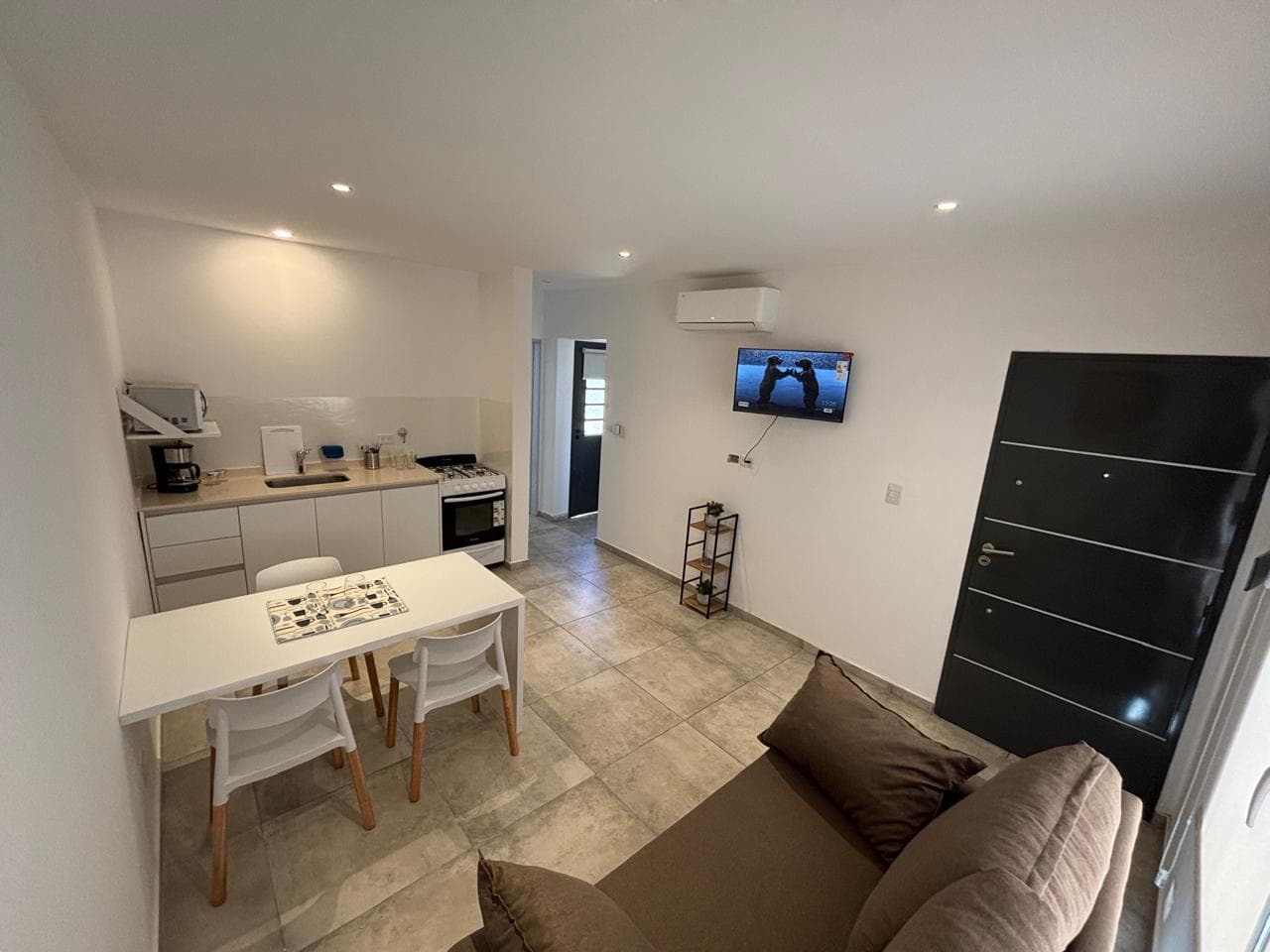 Amoblado 1 dormitorio en Altos de Alberdi - 1