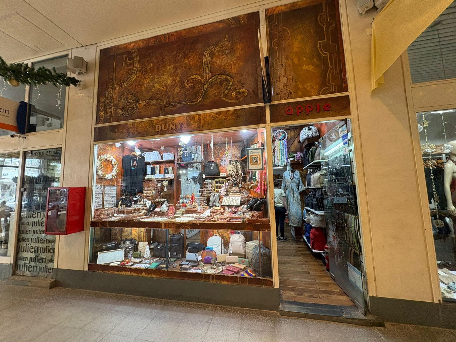 Venta de Fondo de Comercio en Galeria Trillini San Miguel - 1