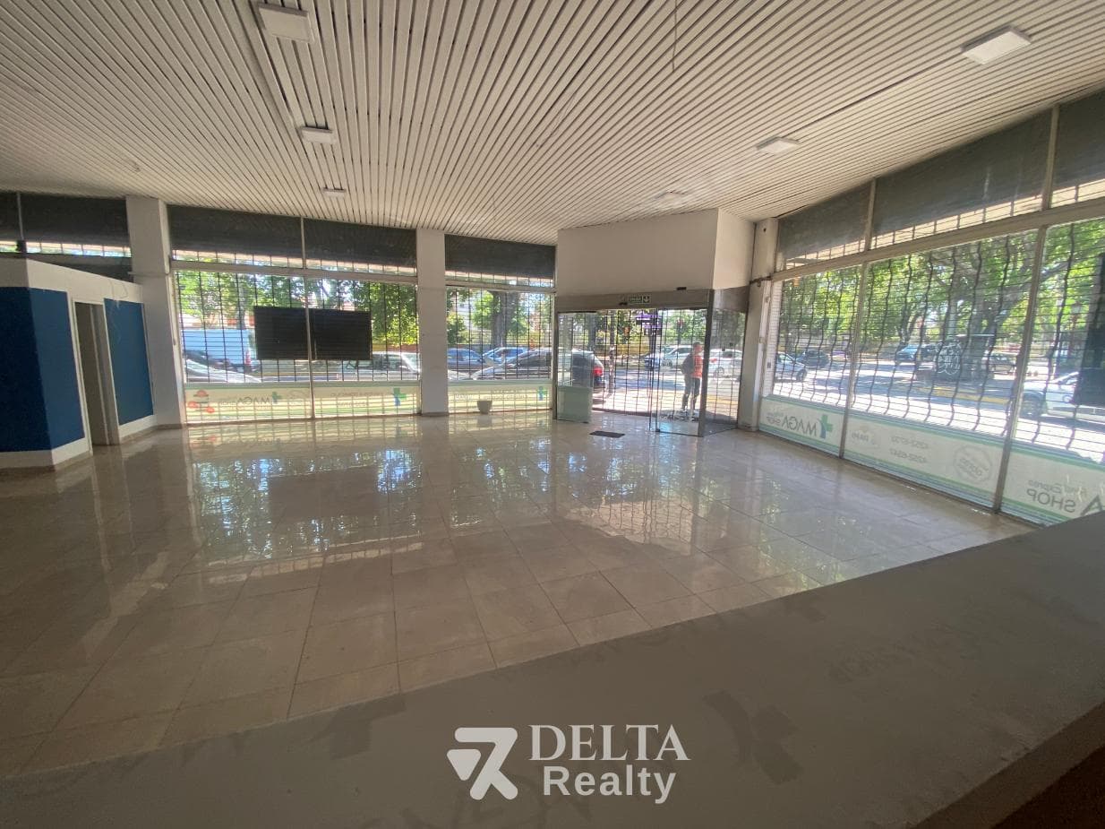 Local Comercial en Esquina 200m2 | Bernal Centro - 1