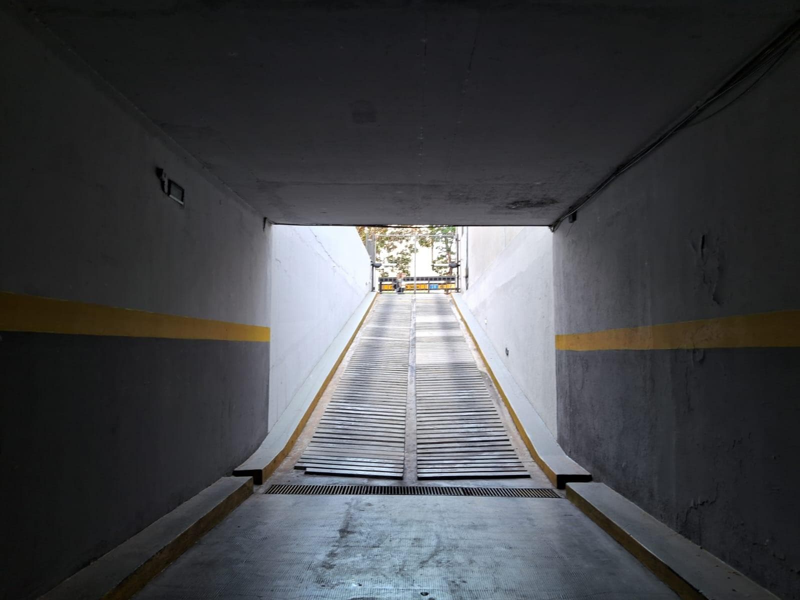 Cochera en Olivos - 1