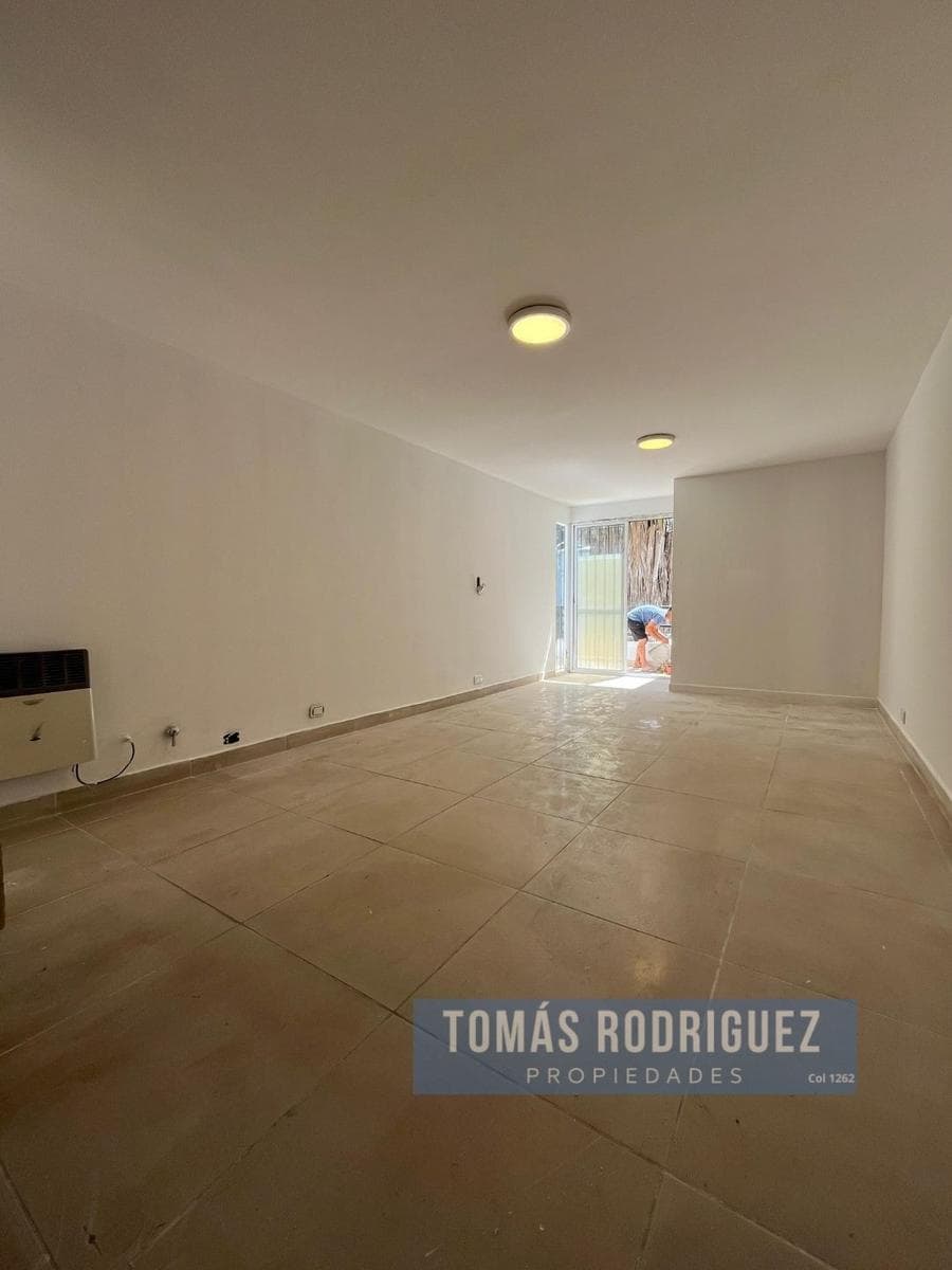 Oficina / consultorio tipo loft de 60 m² con doble balcón – Quilmes Centro (Plaza Conesa) - 1