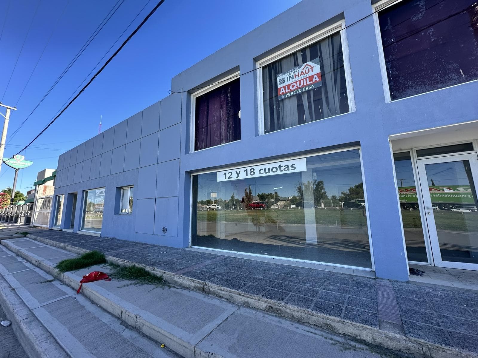 Local en ALQUILER en Cipolletti, 45metros de frente de Ruta 22 - 1