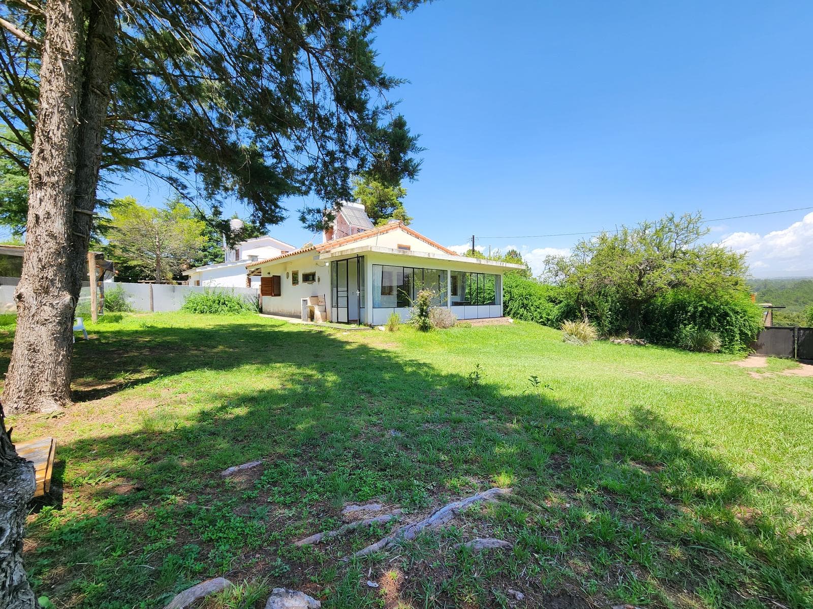CASA CON VISTA A LAS SIERRAS, CAPILLA VIEJA, LOS REARTES - 1