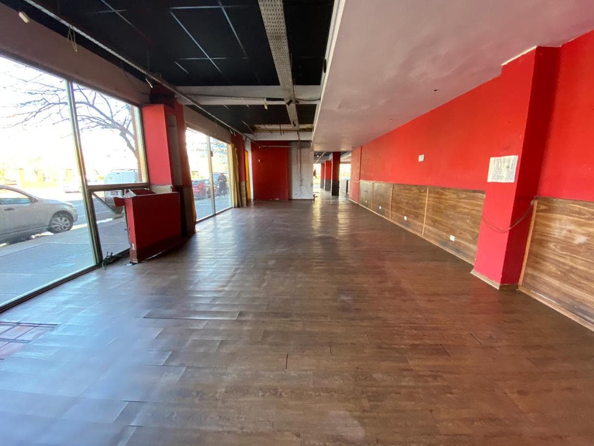 LOCAL EN ALQUILER PUERTO MADERO - 1