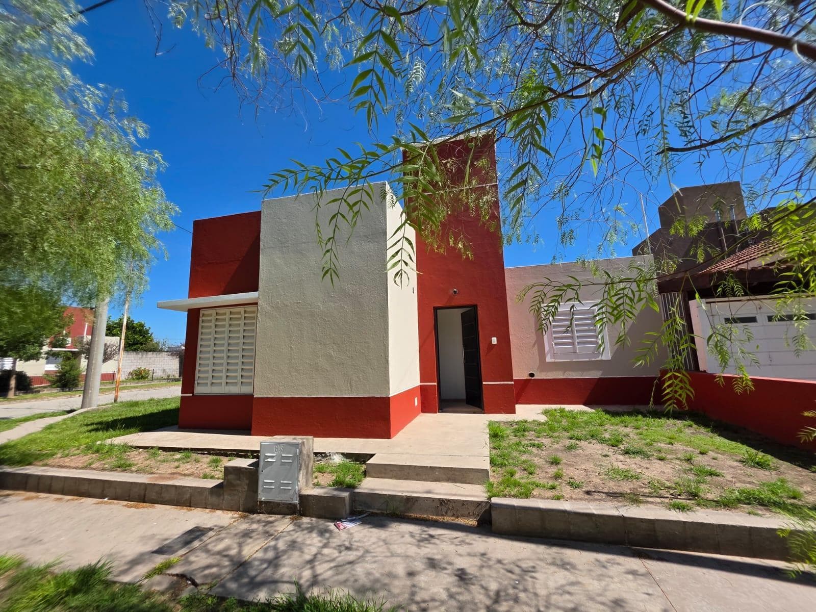 CASA ESQUINA EN VENTA EN BARRIO PARQUE NORTE!!! - 1