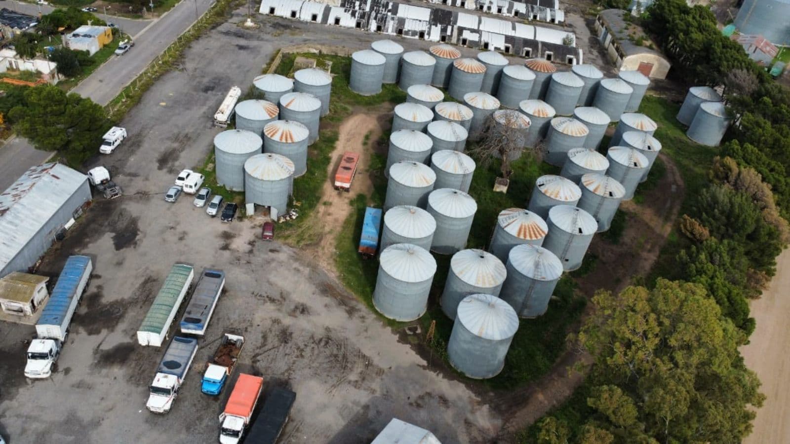 Venta Campo 4 Hectareas con planta de silos y acopio cereales - 1