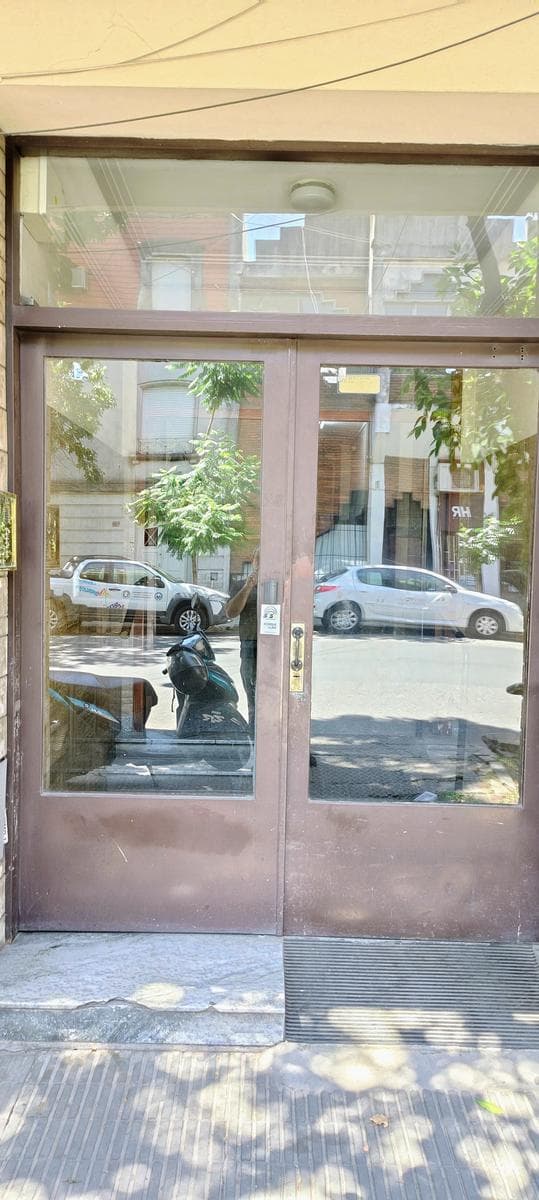 Alquiler de oficina, local comercial en planta baja - 1