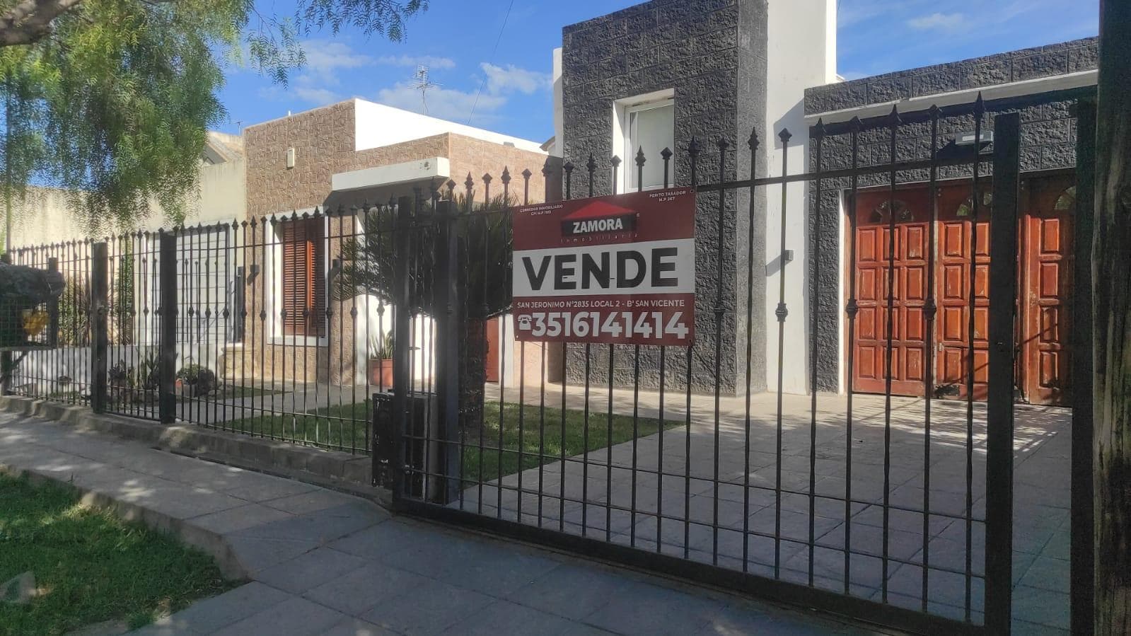 EXCELENTE OPORTUNIDAD! CASA EN VENTA DEB Bº PARQUE NORTE - MONTE CRISTO - 1