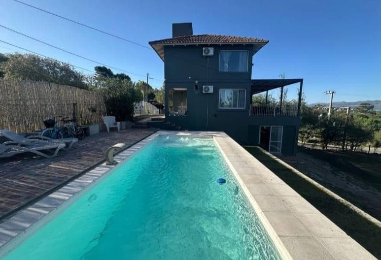 Casa 5 AMB sobre un lotazo en venta en Cordoba - 1