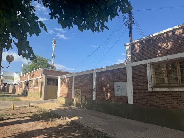 Se vende predio con Galpones y Oficinas en Godoy Cruz - Mendoza - 1