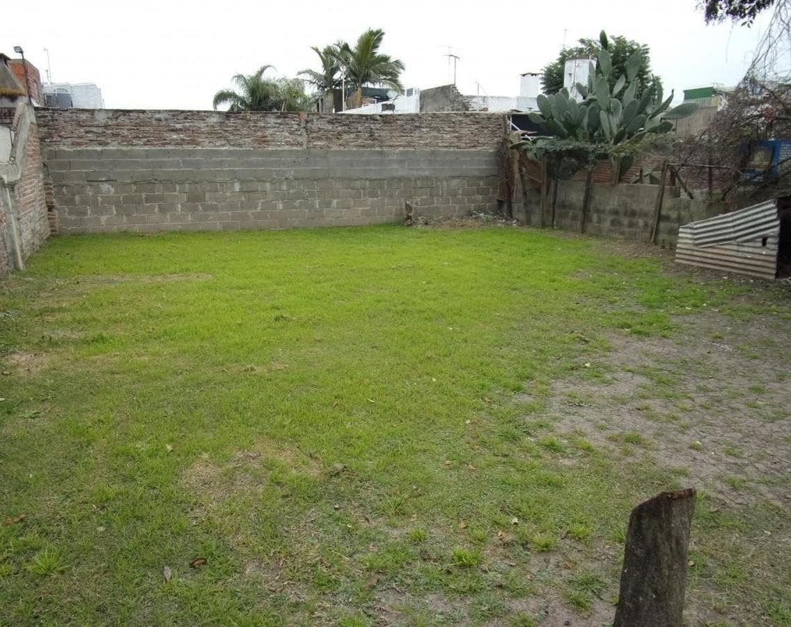 VENTA CASA 2 DORMITORIOS PATIO ARROYO SECO - 1