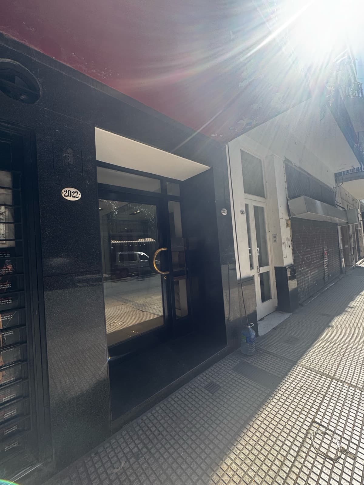 VENTA/ALQUILER Oficina/Departamento 5 Ambientes Con palier privado - 1