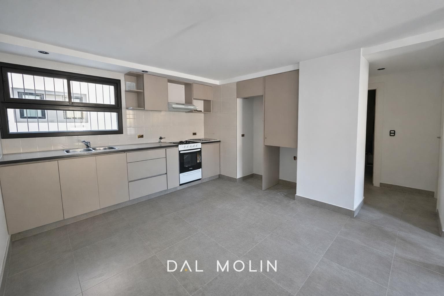 Alquiler. Departamento. A estrenar. 3 ambientes. San José. Patio - 2 habitaciones - 1