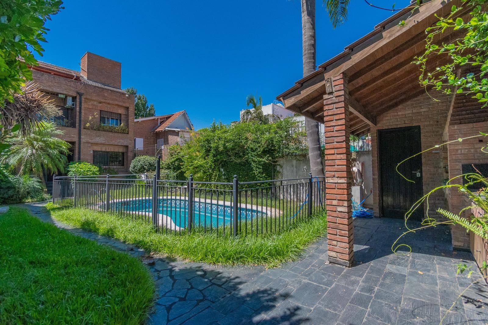 Alquiler Oficina Compartida en La Lucila - 1