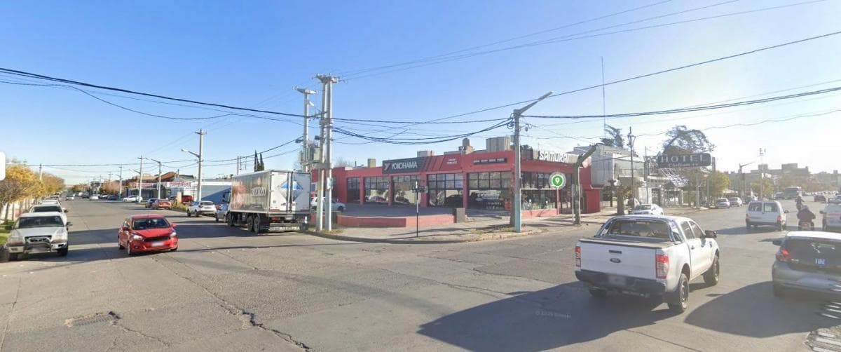 TERRENO EN ESQUINA EN HIPOLITO YRIGOYEN Y MICHAEL JONES, TRELEW. - 1